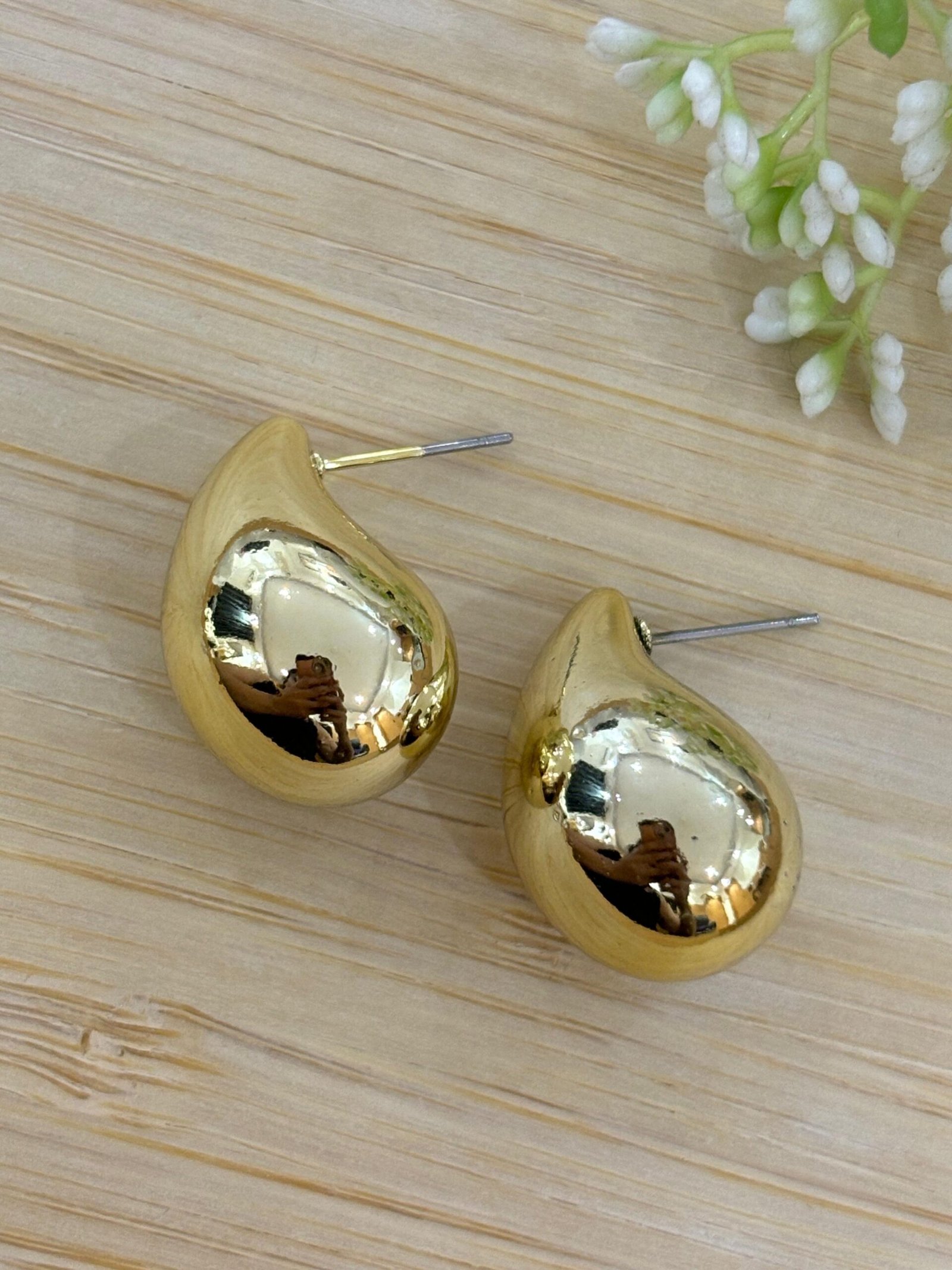 golden teardrop earrings golden teardrop earrings